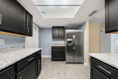 Commercial property in Avon Park, Florida 1605.35 sq.m. № 2337275 - photo 12