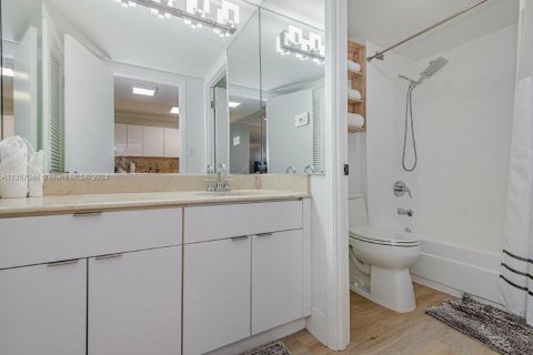 Copropriété à louer à Miami Beach, Floride: 61.32 m2 № 366072 - photo 16