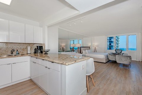 Copropriété à louer à Miami Beach, Floride: 61.32 m2 № 366072 - photo 15