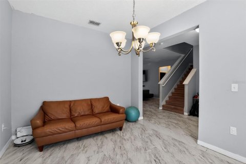 Casa en venta en Apopka, Florida, 4 dormitorios, 295.15 m2 № 1908063 - foto 9