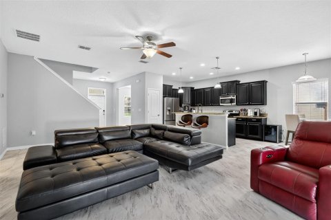 Casa en venta en Apopka, Florida, 4 dormitorios, 295.15 m2 № 1908063 - foto 4