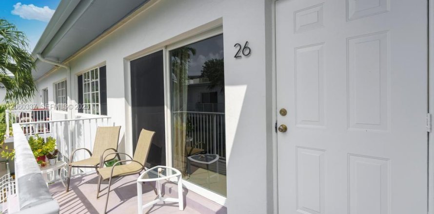 Condo à Bay Harbor Islands, Floride, 2 chambres  № 2265875