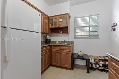 Copropriété à vendre à Bay Harbor Islands, Floride: 2 chambres, 101.45 m2 № 2265875 - photo 6