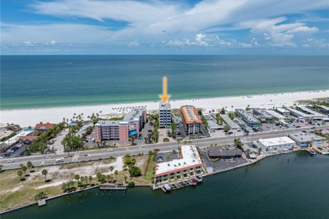 Condo in Saint Pete Beach, Florida, 3 bedrooms  № 1844256 - photo 3