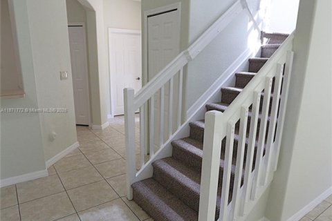Townhouse in Miami, Florida 3 bedrooms, 137.31 sq.m. № 1920163 - photo 13