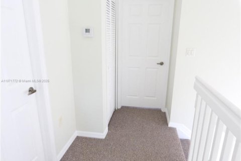 Townhouse in Miami, Florida 3 bedrooms, 137.31 sq.m. № 1920163 - photo 14