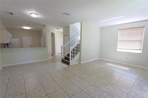 Townhouse in Miami, Florida 3 bedrooms, 137.31 sq.m. № 1920163 - photo 2