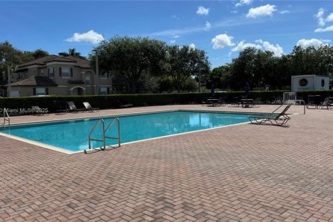 Townhouse in Miami, Florida 3 bedrooms, 137.31 sq.m. № 1920163 - photo 25