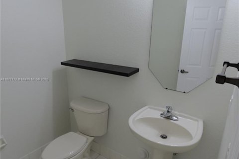 Townhouse in Miami, Florida 3 bedrooms, 137.31 sq.m. № 1920163 - photo 12