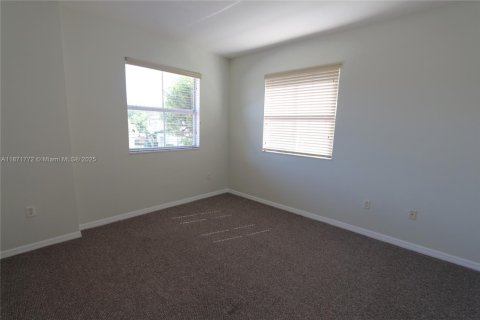 Townhouse in Miami, Florida 3 bedrooms, 137.31 sq.m. № 1920163 - photo 19