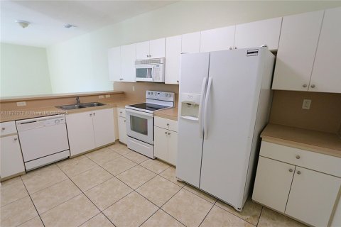 Townhouse in Miami, Florida 3 bedrooms, 137.31 sq.m. № 1920163 - photo 4