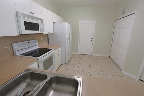 Townhouse in Miami, Florida 3 bedrooms, 137.31 sq.m. № 1920163 - photo 3