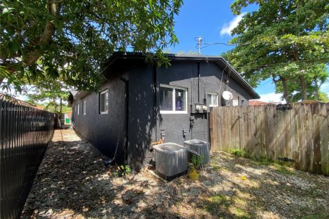 Снять в аренду виллу или дом в Мирамар, Флорида 2 спальни, 155.52м2, № 1952713 - фото 4