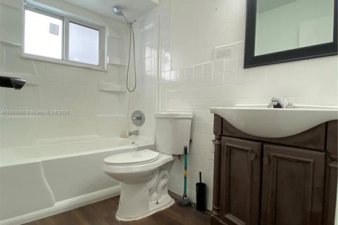 Снять в аренду виллу или дом в Мирамар, Флорида 2 спальни, 155.52м2, № 1952713 - фото 11