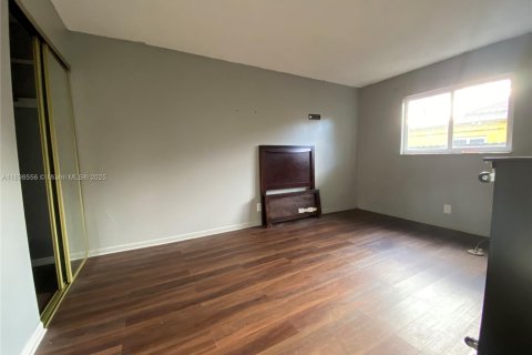 Снять в аренду виллу или дом в Мирамар, Флорида 2 спальни, 155.52м2, № 1952713 - фото 12