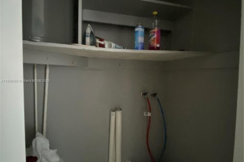 Снять в аренду виллу или дом в Мирамар, Флорида 2 спальни, 155.52м2, № 1952713 - фото 8