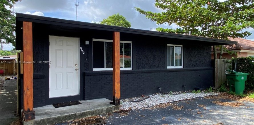 Дом в Мирамар, Флорида 2 спальни, 155.52м2 № 1952713