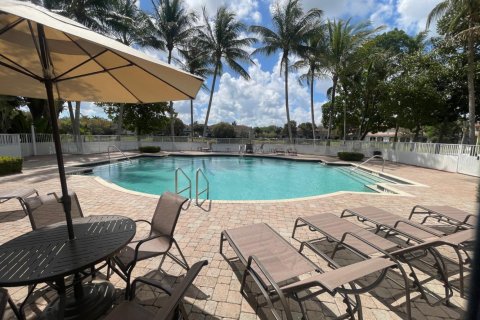 Touwnhouse à louer à Miramar, Floride: 3 chambres, 132.2 m2 № 2085998 - photo 11