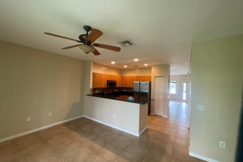 Touwnhouse à louer à Miramar, Floride: 3 chambres, 132.2 m2 № 2085998 - photo 2