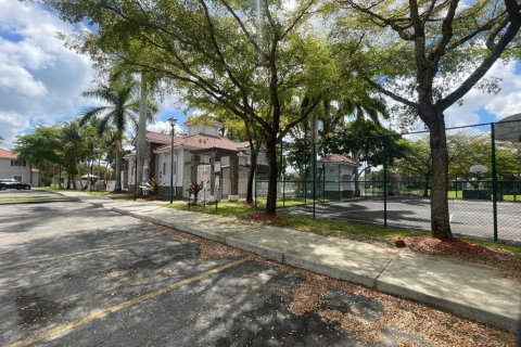 Touwnhouse à louer à Miramar, Floride: 3 chambres, 132.2 m2 № 2085998 - photo 12