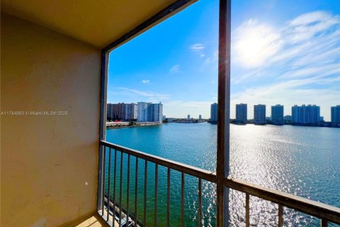 Condo à Sunny Isles Beach, Floride, 3 chambres  № 1943151