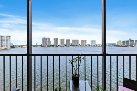 Copropriété à vendre à Sunny Isles Beach, Floride: 3 chambres, 145.86 m2 № 1943151 - photo 3