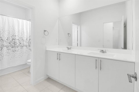 House in Homestead, Florida 5 bedrooms, 281.77 sq.m. № 1985854 - photo 25