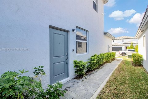 House in Homestead, Florida 5 bedrooms, 281.77 sq.m. № 1985854 - photo 6