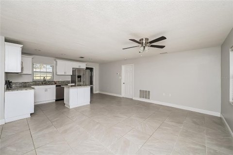 Casa en alquiler en Port Richey, Florida, 2 dormitorios, 103.4 m2 № 1893938 - foto 3