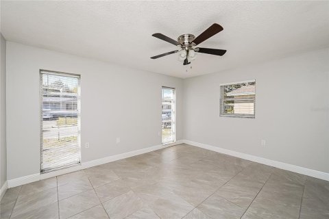 Casa en alquiler en Port Richey, Florida, 2 dormitorios, 103.4 m2 № 1893938 - foto 8