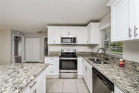 Casa en alquiler en Port Richey, Florida, 2 dormitorios, 103.4 m2 № 1893938 - foto 5