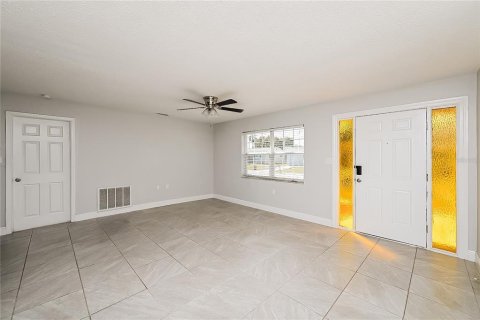 Casa en alquiler en Port Richey, Florida, 2 dormitorios, 103.4 m2 № 1893938 - foto 2