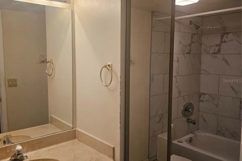 Townhouse in Leesburg, Florida 2 bedrooms, 119.66 sq.m. № 2109563 - photo 22