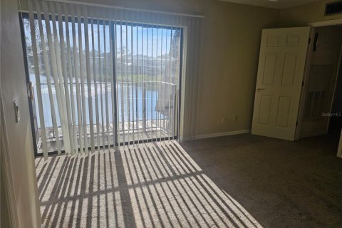 Townhouse in Leesburg, Florida 2 bedrooms, 119.66 sq.m. № 2109563 - photo 18