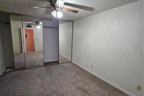 Townhouse in Leesburg, Florida 2 bedrooms, 119.66 sq.m. № 2109563 - photo 23