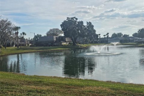 Townhouse in Leesburg, Florida 2 bedrooms, 119.66 sq.m. № 2109563 - photo 8