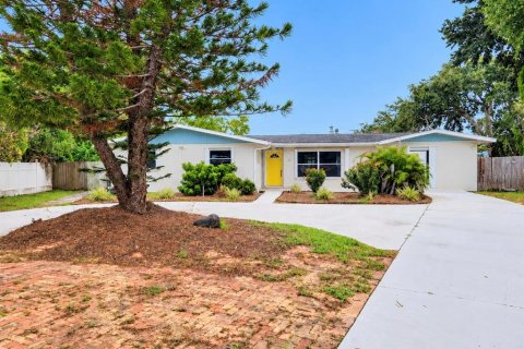 House in Rockledge, Florida 4 bedrooms, 146.23 sq.m. № 2396477