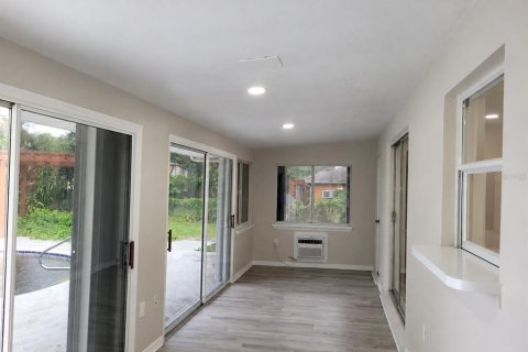 House in Rockledge, Florida 4 bedrooms, 146.23 sq.m. № 2396477 - photo 9