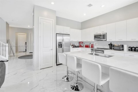 House in Miramar, Florida 5 bedrooms, 337.51 sq.m. № 1875116 - photo 27