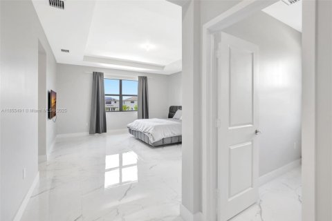 House in Miramar, Florida 5 bedrooms, 337.51 sq.m. № 1875116 - photo 28