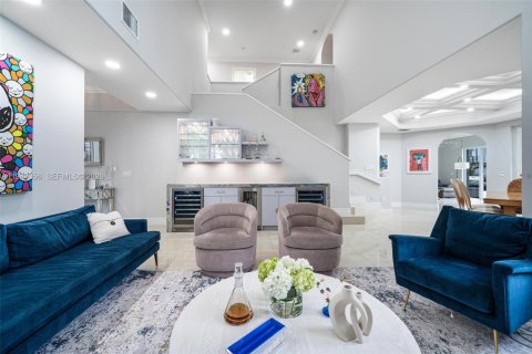 House in Aventura, Florida 4 bedrooms, 295.06 sq.m. № 2004123 - photo 4