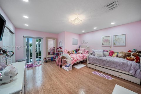 House in Aventura, Florida 4 bedrooms, 295.06 sq.m. № 2004123 - photo 23