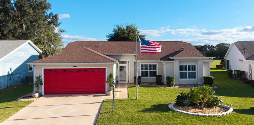 Villa ou maison à Leesburg, Floride 3 chambres, 162.67 m2 № 2427007