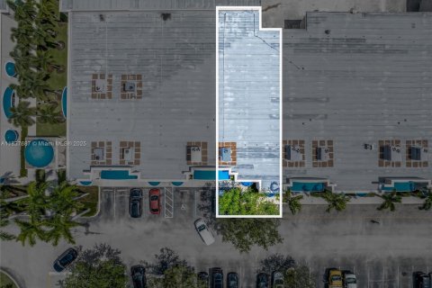 Commercial property in Dania Beach, Florida № 1825790 - photo 6
