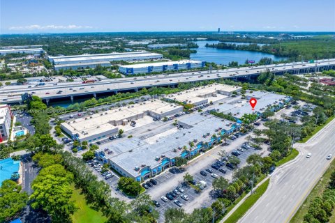 Commercial property in Dania Beach, Florida № 1825790 - photo 21