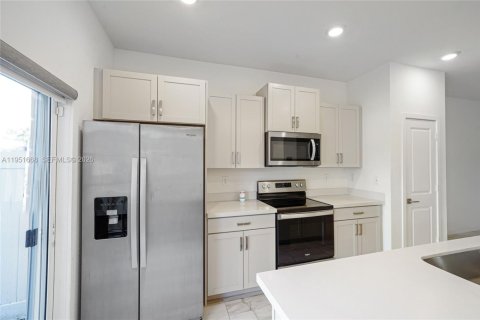 Купить таунхаус в Хомстед, Флорида 3 спальни, 151.24м2, № 2006205 - фото 5