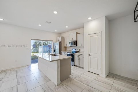 Купить таунхаус в Хомстед, Флорида 3 спальни, 151.24м2, № 2006205 - фото 3