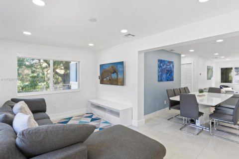 Casa en venta en Dania Beach, Florida, 4 dormitorios, 125.23 m2 № 1939844 - foto 10
