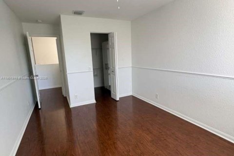 House in Weston, Florida 4 bedrooms, 193.98 sq.m. № 1953783 - photo 17