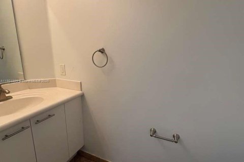 House in Weston, Florida 4 bedrooms, 193.98 sq.m. № 1953783 - photo 13